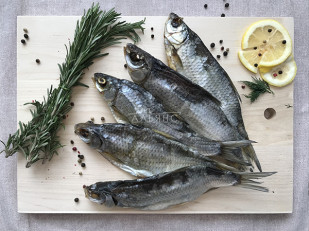 Икорные чипсы вяленые: Вобла вяленая астраханская крупная