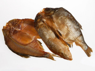 Корюшка х/к (крупная): Карась холодного копчения